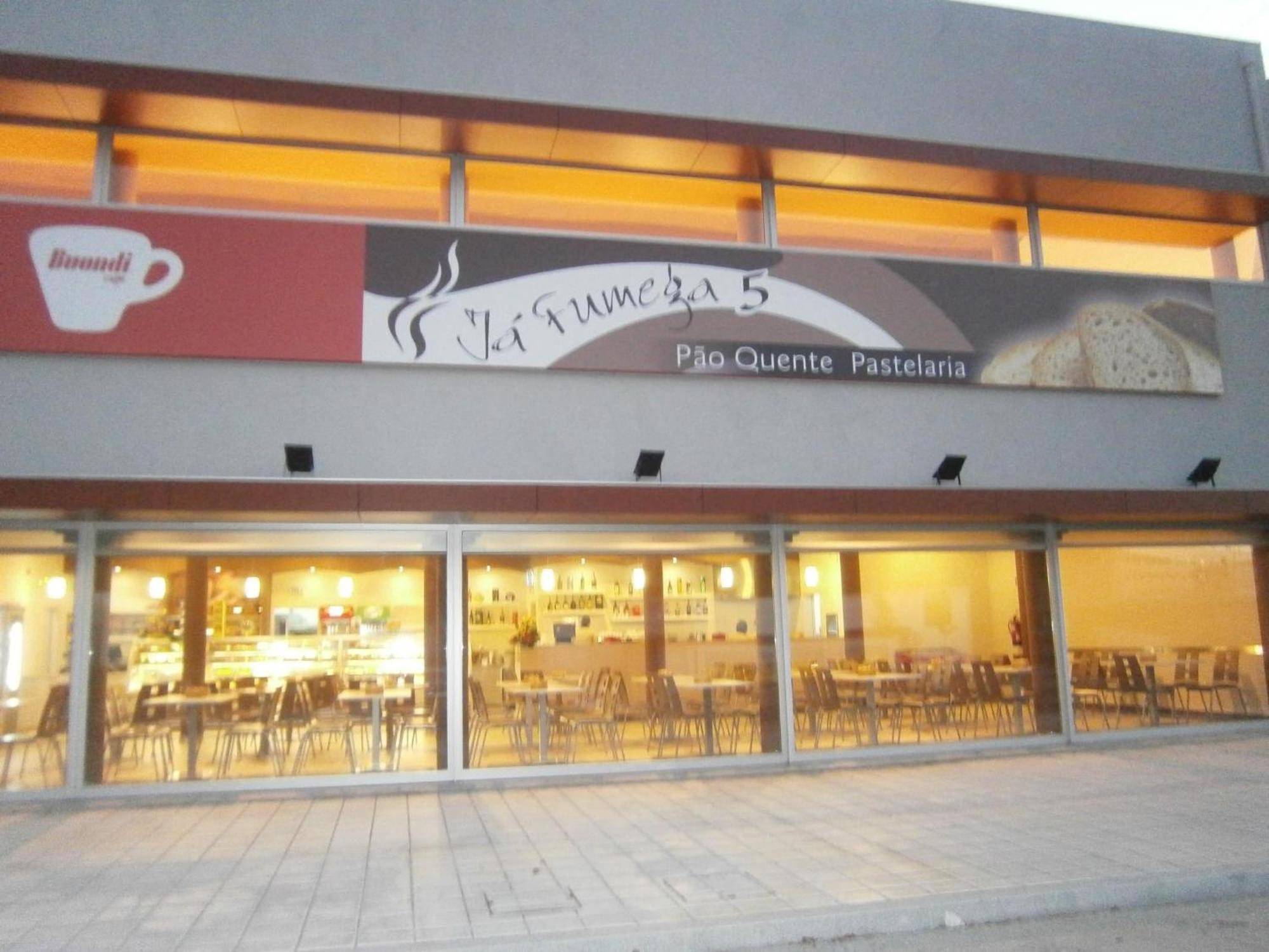 Campo  Espacoso T3 Com Terraco & Churrasqueira מראה חיצוני תמונה